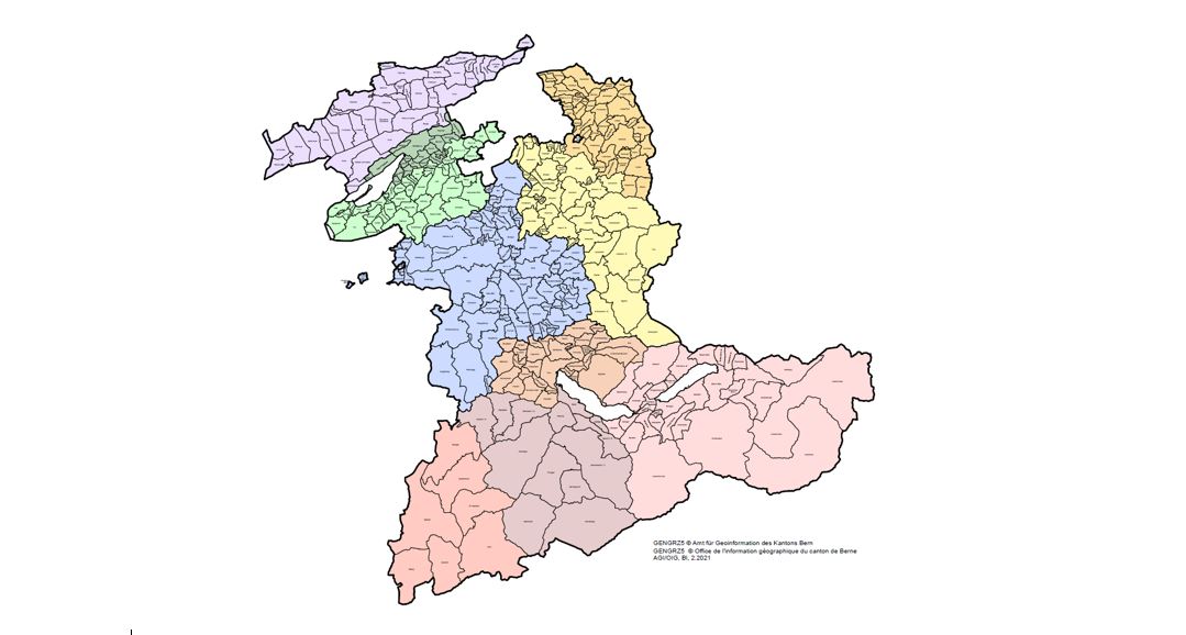 Carte du canton de Berne mettant les préfectures en évidence par différentes teintes